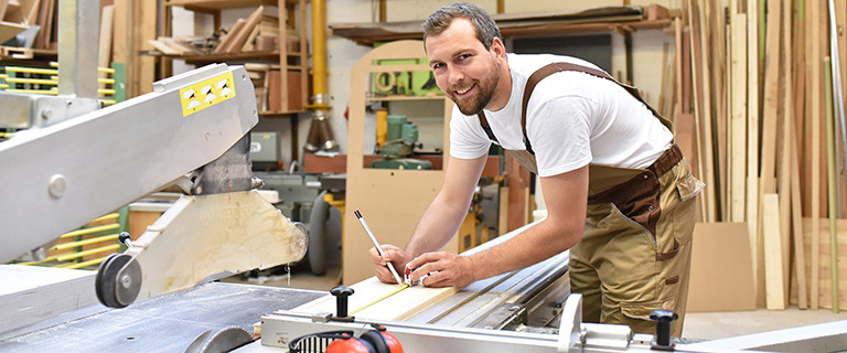 Karrierechancen in der Holzindustrie: Holztechniker/in in der ...